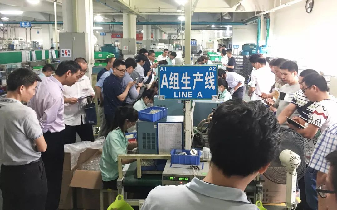 胜业电气是一家专注于电气控制技术的企业，致力于为客户提供全面的电气解决方案。其主要业务包括电气控制设备的研发、生产和销售，以及相关的技术服务。胜业电气在业内拥有较高的知名度和影响力，其产品和服务广泛应用于电力、能源、交通、冶金、化工等多个领域。