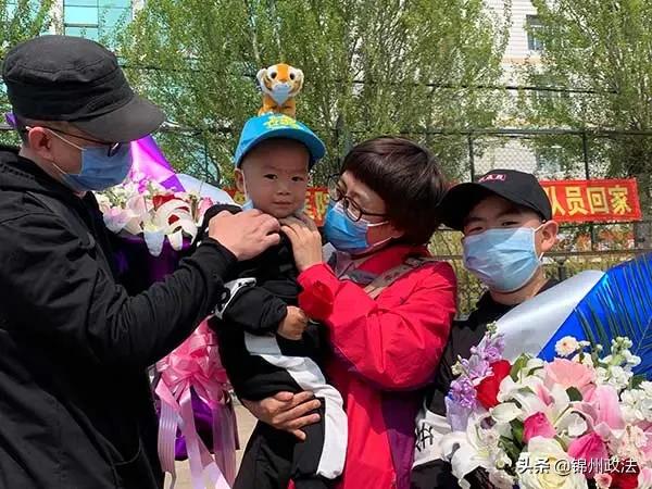 锦好医疗是一家专注于医疗行业的公司，致力于提供高质量的医疗服务。以下是关于锦好医疗的一些基本信息和介绍