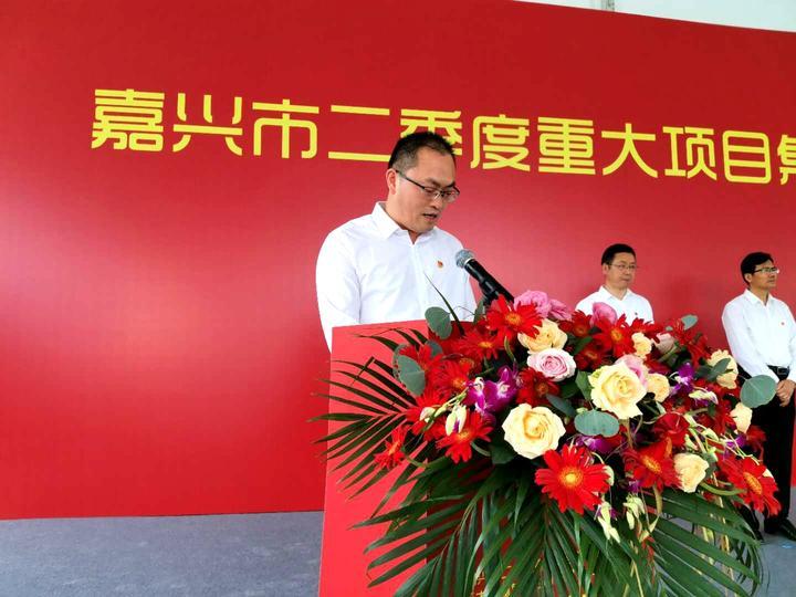晶赛科技是一家成立于2007年的国家级高新技术企业，致力于研发、生产和销售石英晶体元器件。该公司总部位于中国电子之都深圳，经过多年发展，在国内外市场都取得了良好的声誉和影响力。其主要产品包括晶体谐振器、晶体振荡器、滤波器、时钟芯片等电子元器件。这些产品广泛应用于通信基站、通信网络、航空航天等领域。晶赛科技注重自主研发和技术创新，拥有多项核心技术专利和知识产权。同时，该公司拥有先进的生产线和精密的检测设备，确保产品质量和性能达到国内外先进水平。此外，晶赛科技还拥有一支高素质、专业化的研发团队和技术支持团队，能够为客户提供优质的产品和服务。总之，晶赛科技是一家在石英晶体元器件领域具有很高声誉和影响力的企业。