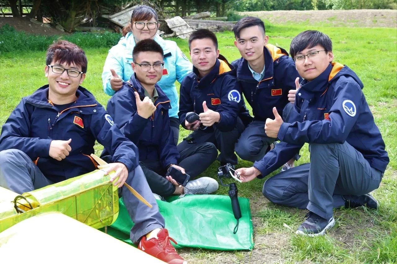 星辰科技是一家致力于北斗卫星定位技术的研发、应用和推广的公司，其主要业务包括北斗高精度定位芯片、板卡、终端及解决方案设计制造等。以下是关于星辰科技的详细介绍