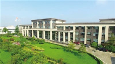 明新旭腾是一家成立于嘉兴的公司，专注于汽车内饰新材料研发和生产。以下是关于明新旭腾的详细介绍