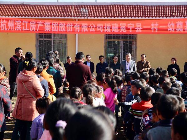 迎丰股份是一家在纺织品检测领域具有较强影响力的公司。其主要从事纺织品检测仪器的研发、生产和销售，致力于为客户提供专业的纺织品检测解决方案。作为一家高新技术企业，迎丰股份拥有多项核心技术，包括智能检测、数据分析等，能够为客户提供高效、精准的纺织品检测服务。此外，迎丰股份还具有较强的市场竞争力，其产品和服务在市场上受到广泛认可。