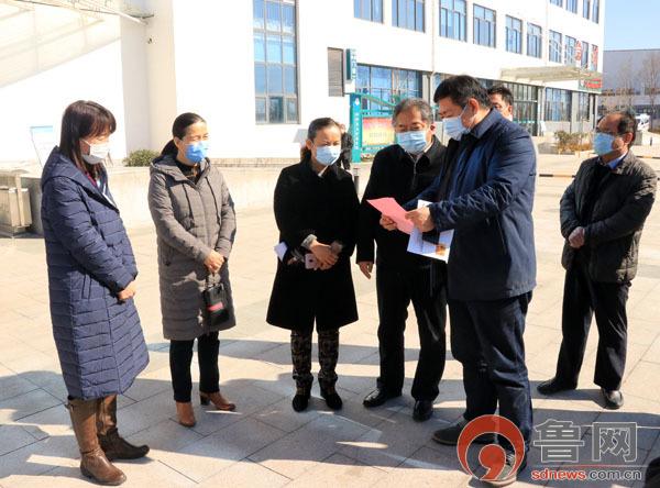 金辰股份是一家主要从事煤炭开采、洗选和销售的公司，同时也在煤化工领域进行布局。该公司的煤炭产品包括动力煤和化工煤等，在煤炭产业中拥有一定的市场份额。此外，金辰股份也涉足煤化工领域，如甲醇等化工产品的生产。