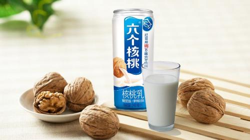 养元饮品是一款以核桃为原料的饮品，其主要产品包括六个核桃饮料、核桃乳等。这些饮品富含蛋白质、脂肪、维生素等营养成分，口感醇厚，受到许多消费者的喜爱。