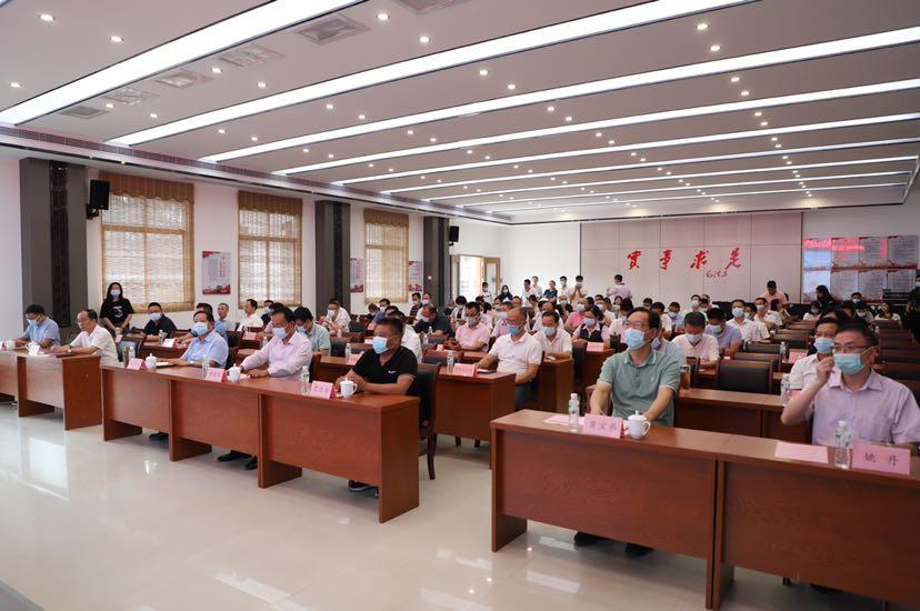 中重科技全称是中重科技（天津）集团有限公司，是一家专业从事有色金属加工专用设备研发与制造的国家级高新技术企业。以下是关于中重科技的一些详细介绍