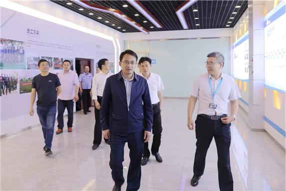 华翔股份有限公司是一家主要从事汽车零部件的研发、生产和销售的公司。以下是关于该公司的详细信息