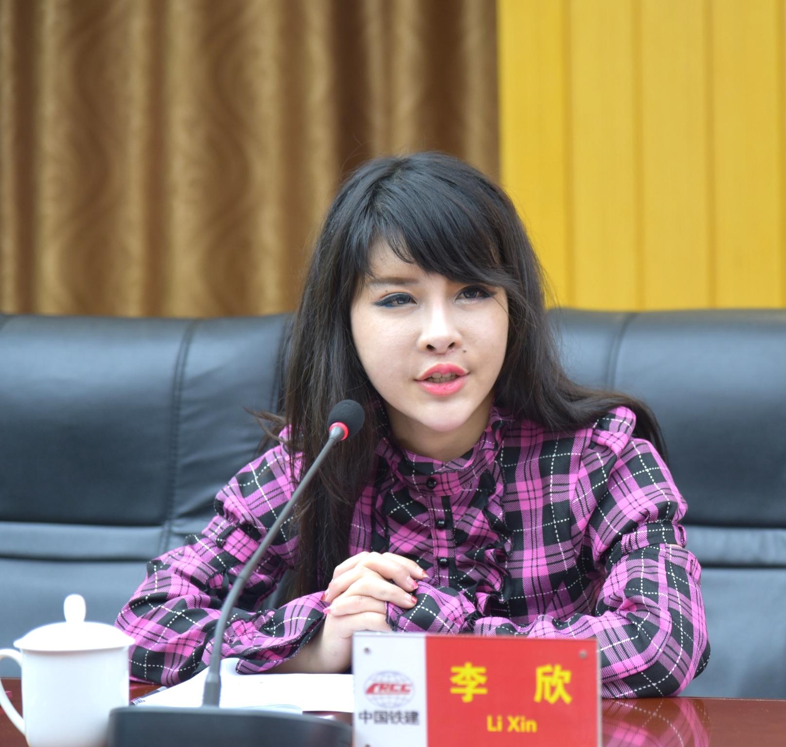中国铁建是中国铁道建设集团有限公司的简称，是中国最大的工程承包商之一，主要从事铁路工程、公路工程、市政工程等领域的施工和建设。该公司的历史可以追溯到中华人民共和国成立之初，经过多年的发展，已经成为国内外知名的工程建设龙头企业之一。