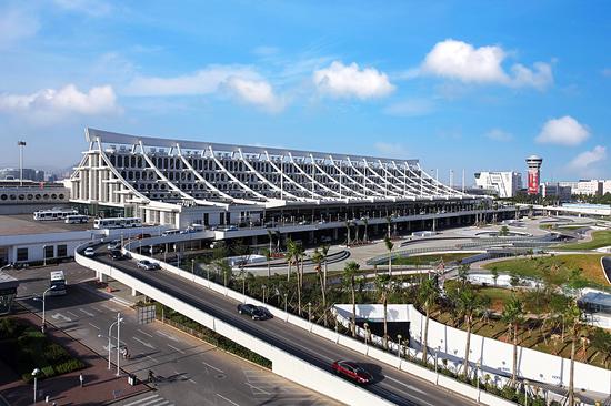 厦门高崎国际机场，现代化航空枢纽与国际化服务标准