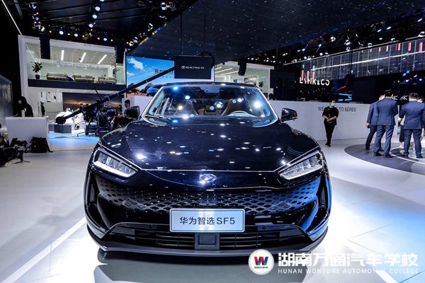 华域汽车，汽车零部件研发、生产与销售的行业佼佼者