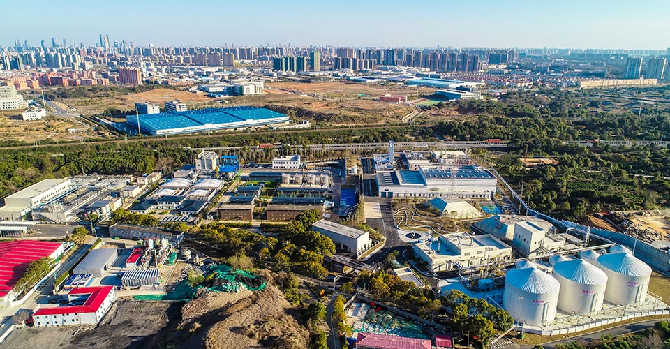 洪城环境，江西环保领域的领军者，专注于固废处置、污水处理与再生资源回收利用
