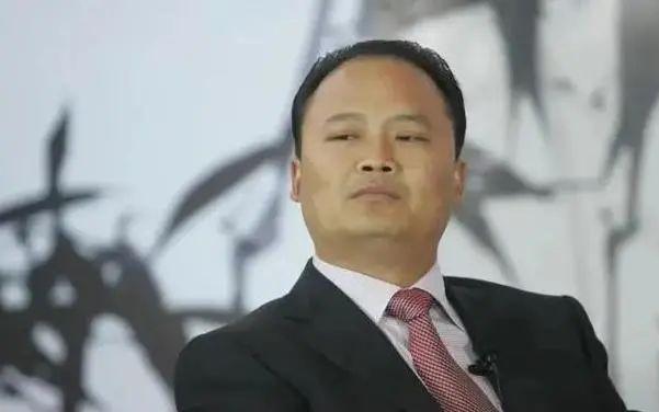 通威股份是一家主要从事新能源产业与化工气体的研发与制造的公司。其主要产品包括高纯晶硅、太阳能电池及组件等。该公司通过多年的技术积累与生产实践，已经具备了丰富的经验及优势。此外，通威股份在新能源领域拥有强大的技术实力和生产能力，致力于推动新能源产业的发展。