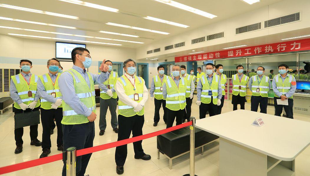 中闽能源是一家位于福建省的能源公司，主要业务包括清洁能源的开发和建设，如风电和太阳能发电等。该公司致力于开发和投资新能源项目，推动清洁能源的发展，以实现可持续发展和环保目标。此外，中闽能源还积极参与能源领域的科技创新和研发活动，不断提高能源利用效率和技术水平。