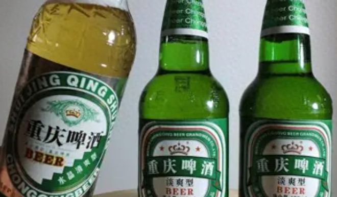 重庆啤酒是一家历史悠久的啤酒制造商，前身为创立于1891年的重庆啤酒集团。该公司总部位于重庆市九龙坡区华龙大道，专注于啤酒的生产和销售。以下是关于重庆啤酒的一些详细信息