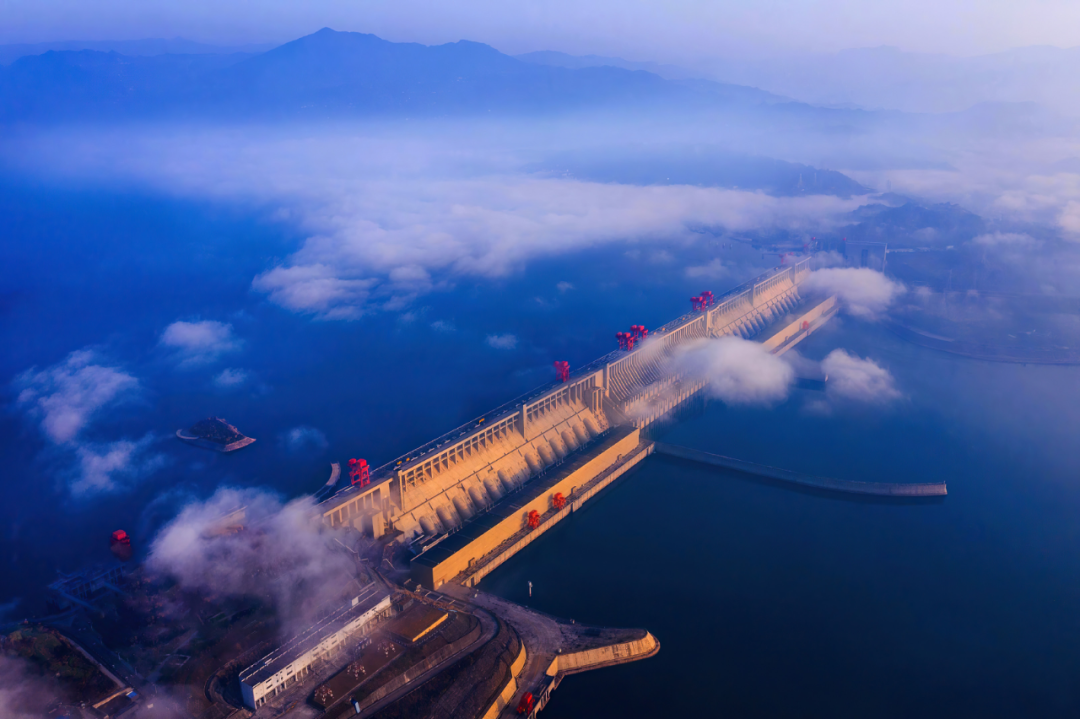 三峡水利，长江上的巨大工程及其主要特点与功能