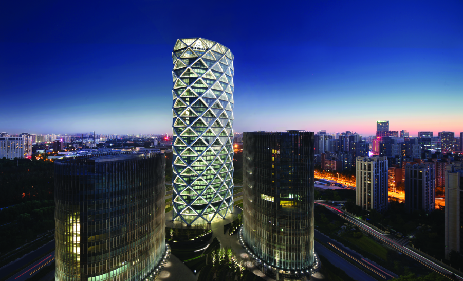 保利发展是一家位于中国的大型房地产开发企业，隶属于保利集团。该公司主要涉及房地产开发及物业管理领域，并以其丰富的经验和卓越的专业技能，在全国范围内开展业务。