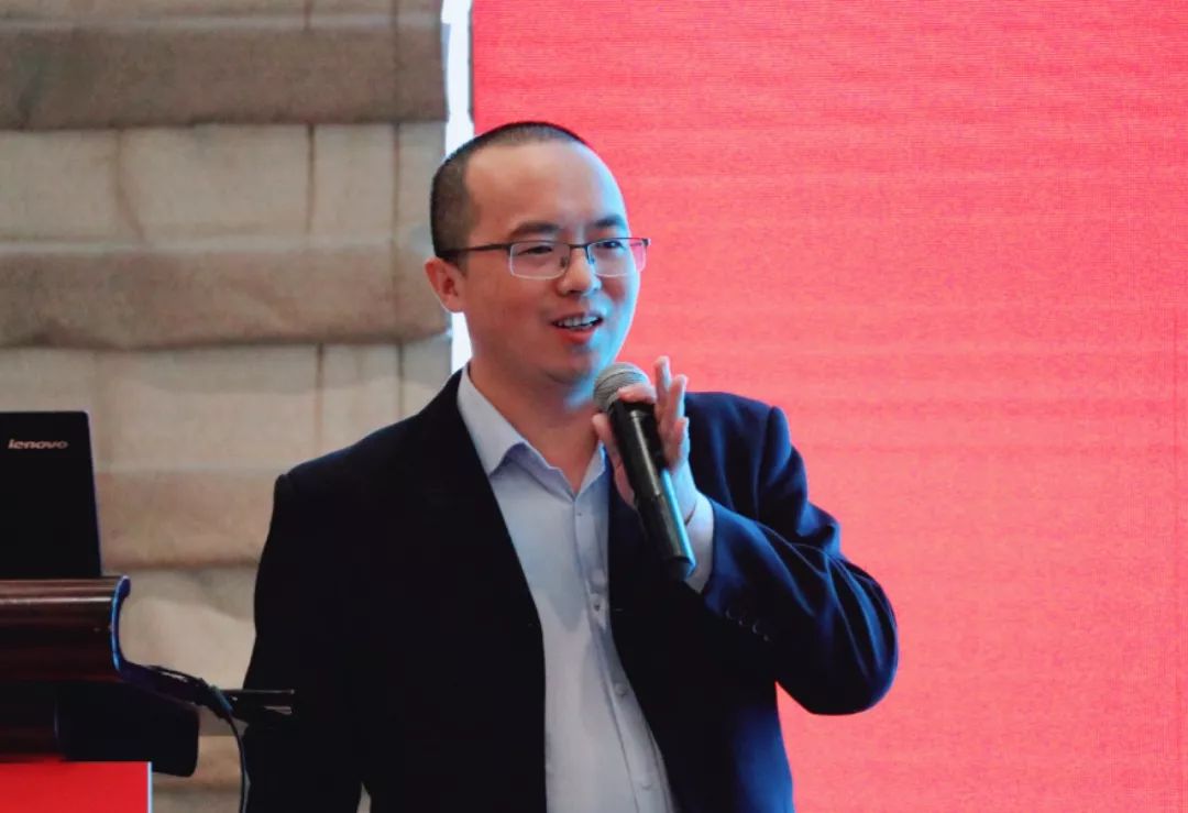 毓恬冠佳这个名字可能是一个人名或者公司名等，在中文里并没有一个固定的含义或解释，需要结合具体的背景、语境等进行理解。
