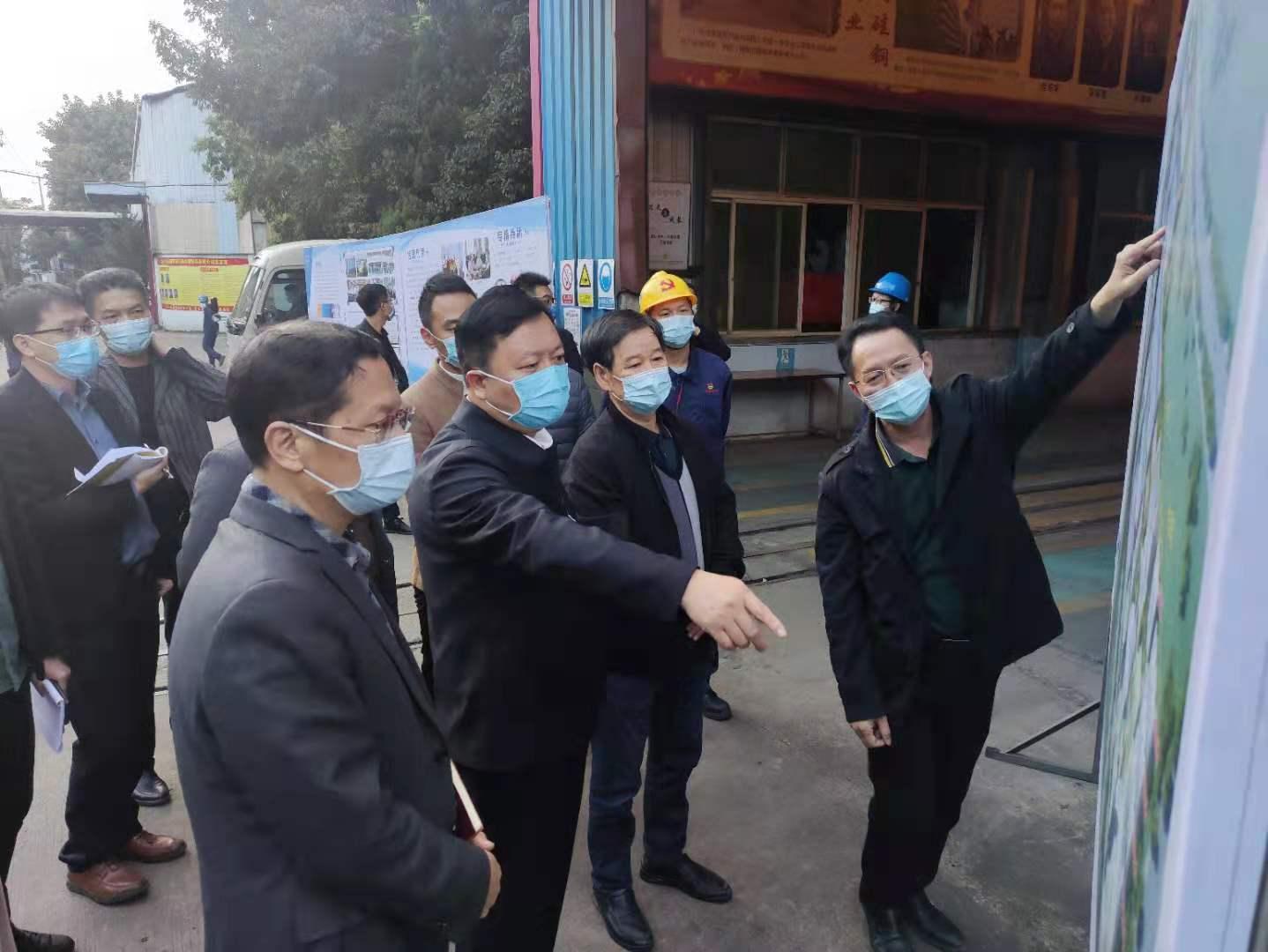 东亚机械是一家在铲运机械、挖掘机等工程机械领域拥有丰富经验的制造商。以下是关于东亚机械的一些详细信息