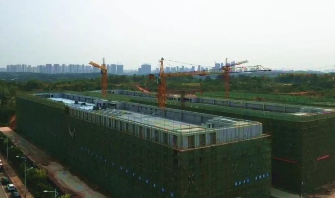 中红医疗是一家专注于医疗行业的公司，主要涉及医疗投资、医院管理、医疗服务等领域。关于公司的具体信息，如业务范围、公司规模、发展历程等，我无法提供准确的答案。