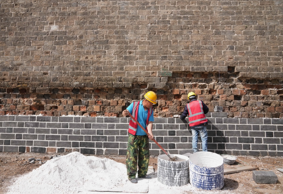 建工修复是一个涉及建筑修复和改造的过程，通常包括对不同类型建筑的结构、外观或其他部分的修复或重建工作。这个领域可以涉及古老的建筑、历史遗迹、现代建筑或任何需要修复或改造的建筑。以下是建工修复可能涉及的一些主要方面