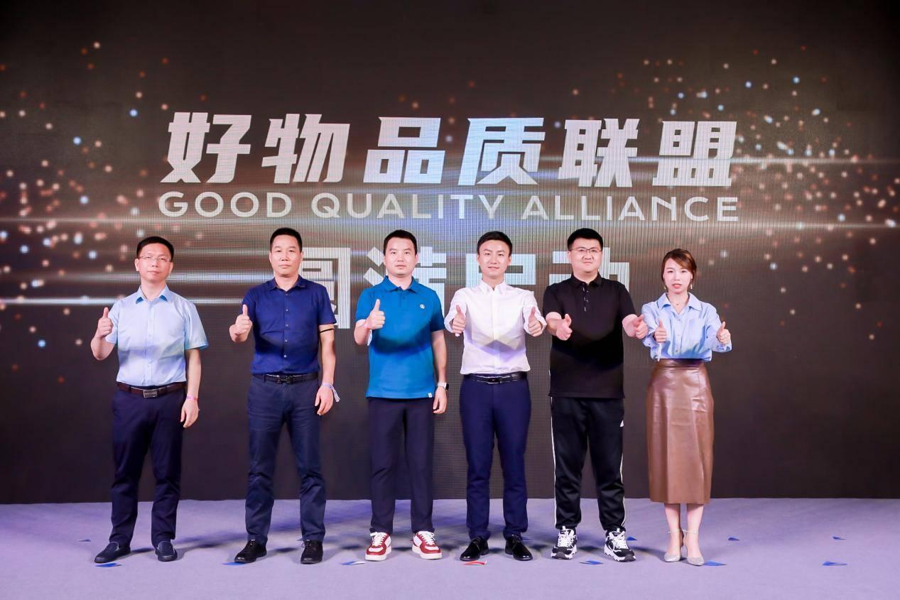 谱尼测试（Spectrum Test）是一种用于评估计算机程序性能的技术，特别是在计算机图形学领域中。它主要用于测试计算机系统的渲染性能，包括图形处理单元（GPU）和中央处理单元（CPU）的性能。谱尼测试通过模拟一系列复杂的图形渲染任务来测试系统的性能，这些任务涵盖了不同的图形算法和计算密集型操作。
