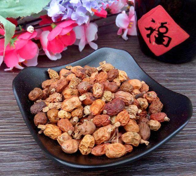 华业香料是一家在香料行业拥有多年经验的公司，其主要业务包括研发、生产和销售各种香料和香精。该公司注重产品的质量和安全性，致力于为客户提供高品质的产品和服务。