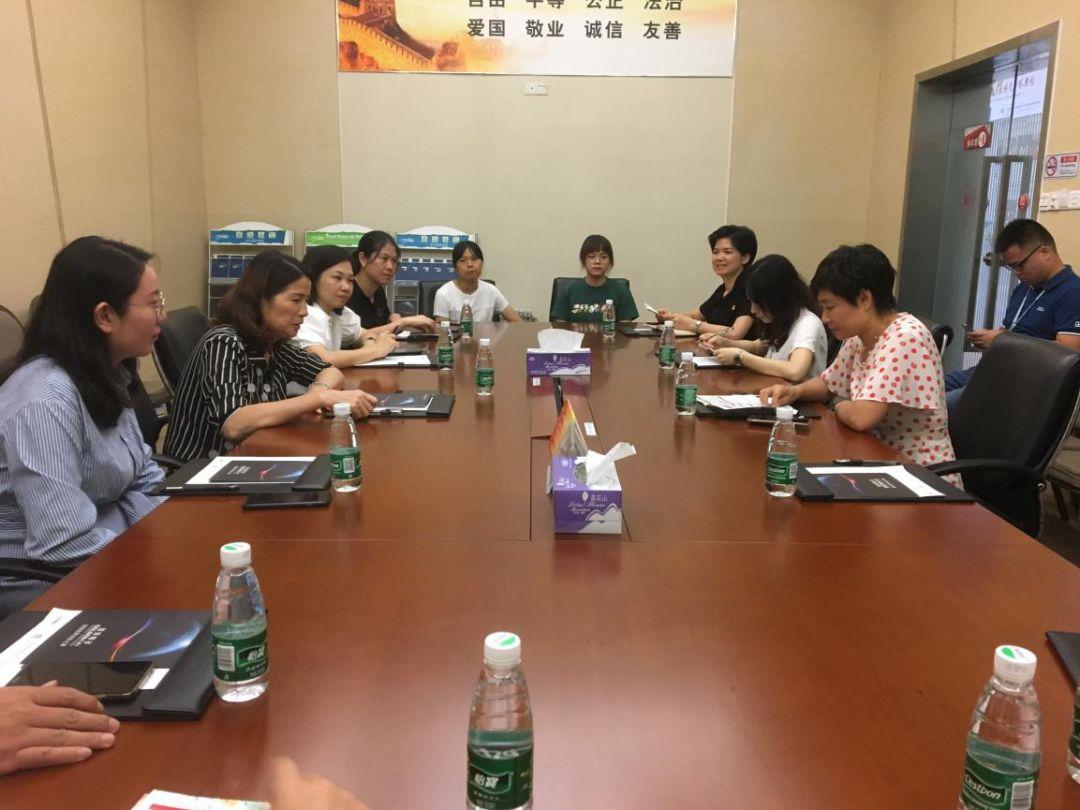 浩洋股份是一家位于广东省江门市的公司，成立于2003年。该公司主要从事LED照明产品的研发、生产和销售，致力于为客户提供全方位的照明解决方案。其主要产品包括LED灯具、LED显示屏等。浩洋股份在LED照明领域积累了丰富的经验和技术实力，拥有先进的生产设备和技术，以及一支高素质的研发团队。该公司注重产品质量和创新，致力于为客户提供高品质的产品和优质的服务。此外，浩洋股份还积极参与社会公益事业，为社会做出贡献。
