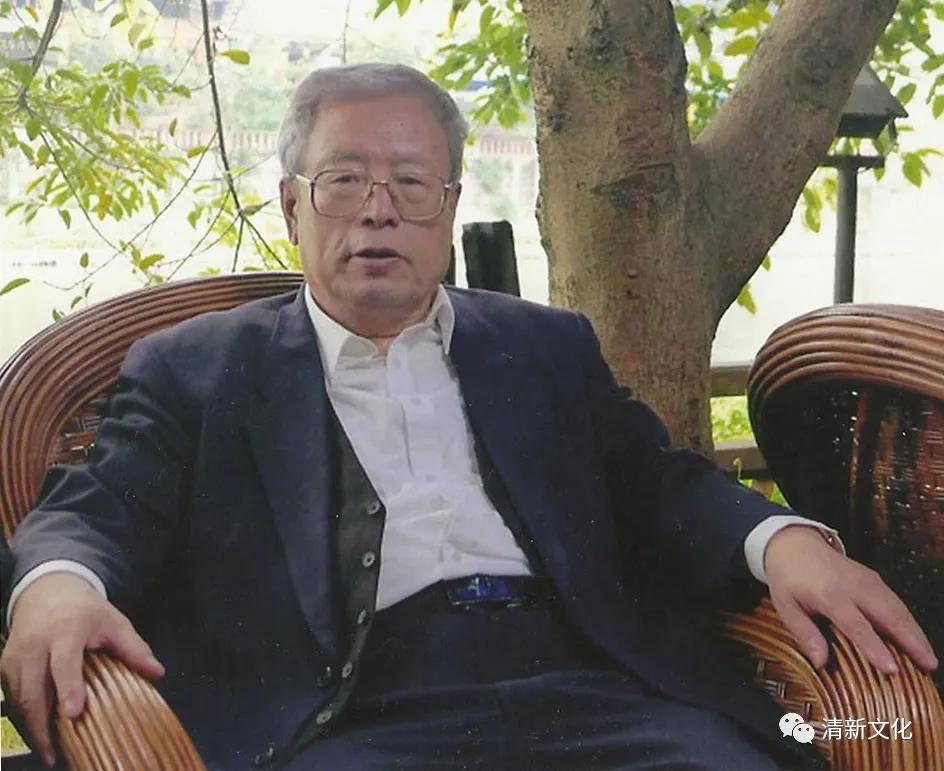 国林科技全称为国林科技集团股份有限公司，成立于江苏省，主要从事人造板及其下游深加工产品的研发、生产和销售。该公司拥有先进的生产技术和设备，致力于为客户提供高质量的产品和服务。其主要产品包括刨花板、OSB三聚氰胺饰面板等，这些产品在市场上受到广泛认可。此外，国林科技还注重研发创新，不断推出新产品以满足市场需求。