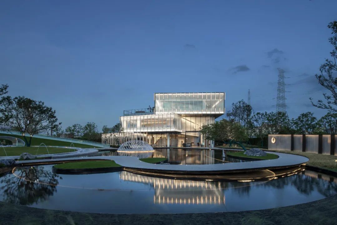 筑博设计是一家建筑设计公司，总部位于中国深圳，专注于提供多元化的建筑设计解决方案。以下是关于筑博设计的一些关键信息