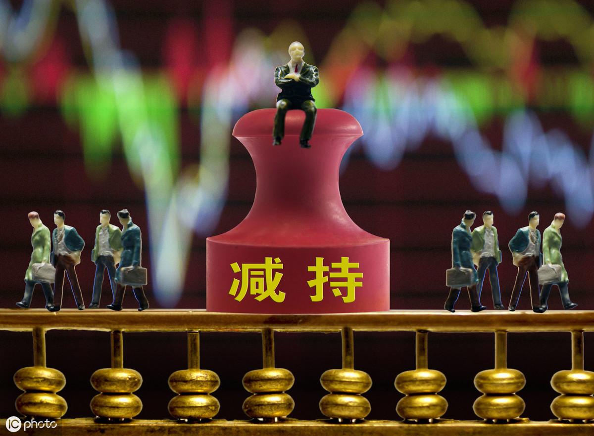 富春股份是一家主要从事通信配套产品的生产和销售的公司，主要产品包括光缆护套材料、光纤复合架空线缆等。以下是关于富春股份的一些详细信息