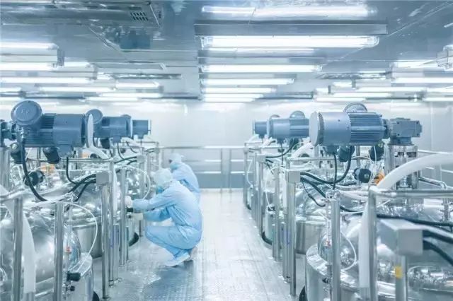 博雅生物是一家主要从事生物医药的研发、生产和销售的公司。其主要产品包括重组人胰岛素及其类似物、重组人粒细胞刺激因子、重组人促红细胞生成素等。这些产品主要用于治疗糖尿病、癌症、贫血等疾病。此外，博雅生物还涉及生物医药领域的投资、研发外包等业务。