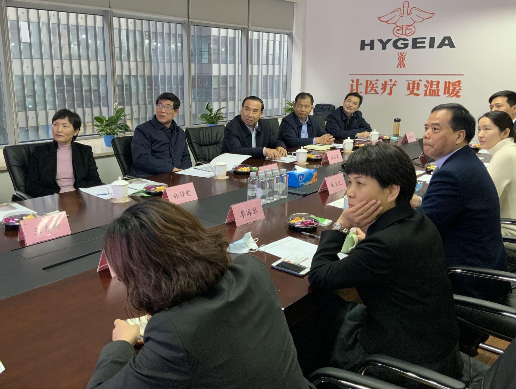 通裕重工是一家在重型装备行业具有竞争优势的企业，其业务涵盖多个领域，包括大型铸件、风电设备、核能军工装备等。该公司拥有强大的研发团队和先进的生产技术，致力于为客户提供高质量的产品和服务。此外，通裕重工还积极拓展海外市场，与多个国家的企业建立了良好的合作关系。