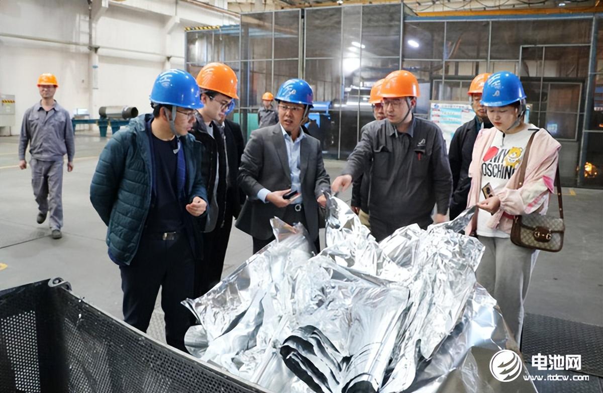 万顺新材是一家主营印刷材料的企业，主要产品包括纸基材料、铝箔基材等。以下是关于万顺新材的详细介绍