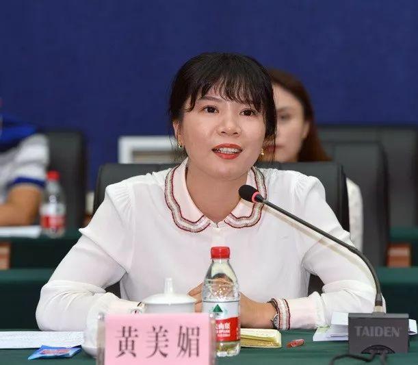 道明光学是一家专注于反光材料研发与生产的企业。其产品包括反光膜、反光布、反光油墨等，广泛应用于交通设施、服饰面料、消防应急等领域。该公司拥有先进的生产设备和技术，致力于为客户提供高质量、高性能的反光材料产品。此外，道明光学还注重研发和创新，不断推出适应市场需求的新产品，以满足不同领域的需求。