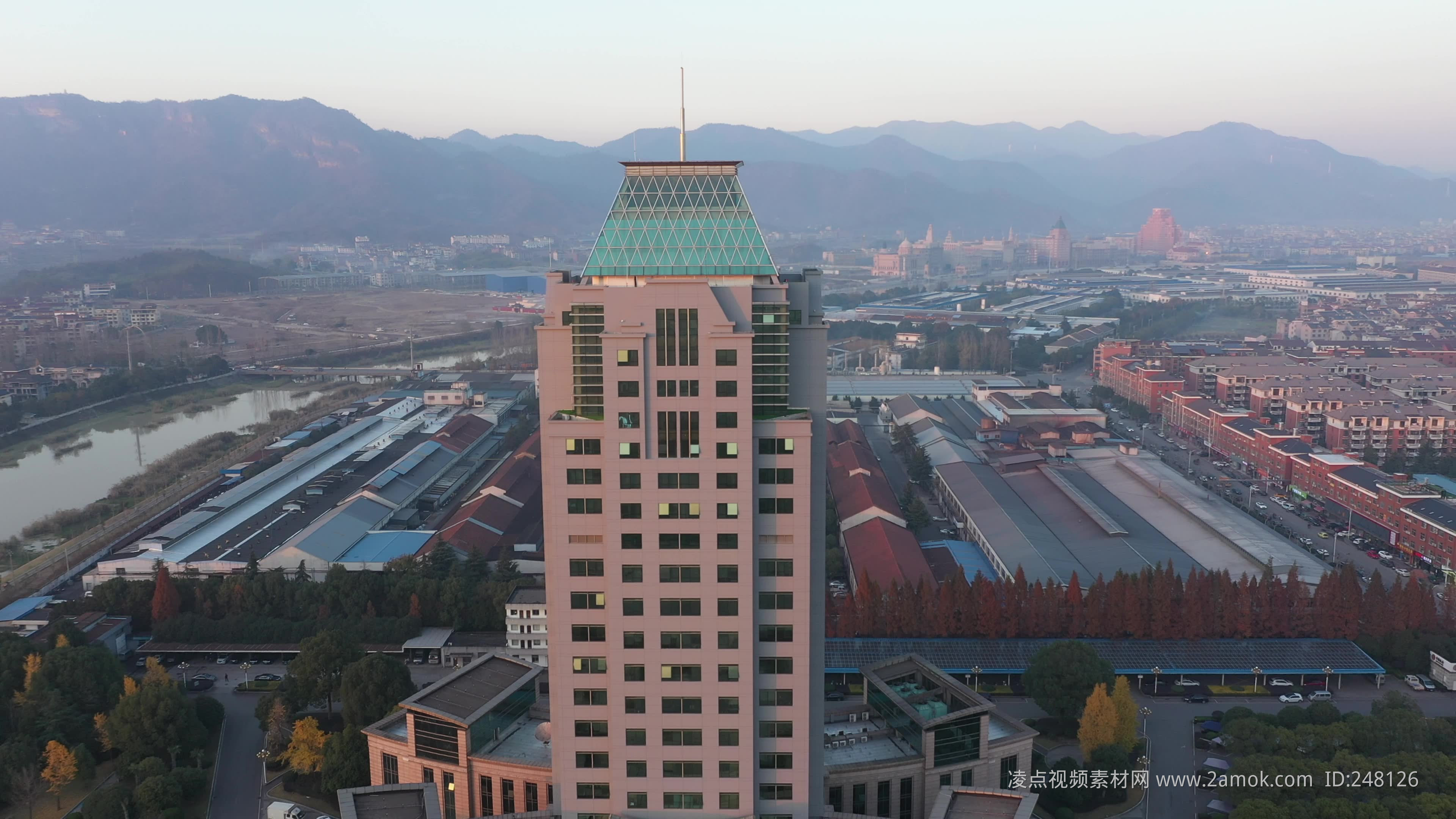 横店东磁，磁性材料与新能源产业的领军企业，多元化发展的行业佼佼者
