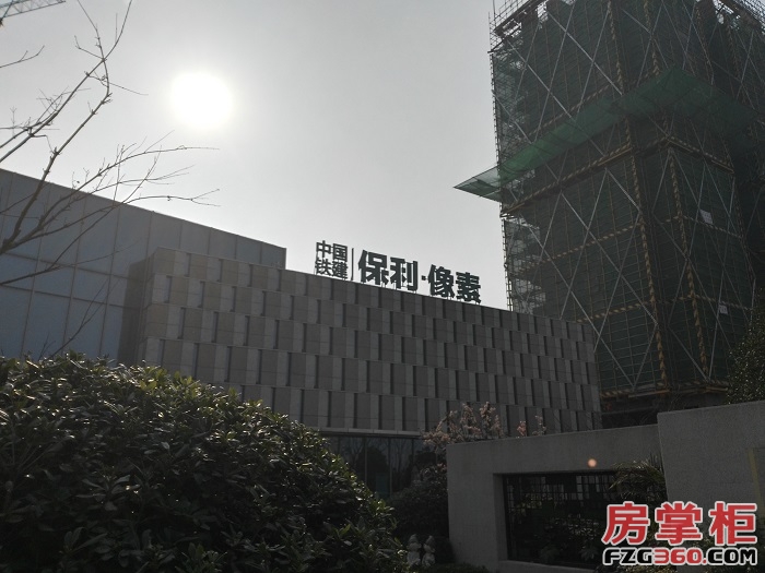 保利联合是一家主要从事军民融合产业的综合性集团公司，致力于军民融合产业的技术研发、产业孵化、资本运作和高端制造等领域的发展。该公司是保利集团旗下的一家子公司，秉承保利集团的战略发展方向，积极参与国家军民融合战略的实施。