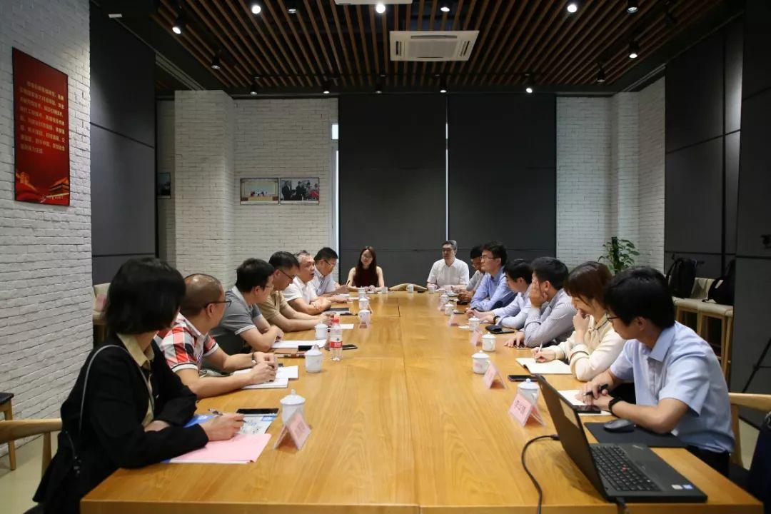 佛塑科技是一家在塑料行业具有影响力的企业，其业务范围涵盖了塑料新材料、新能源材料以及精密制造等多个领域。该公司拥有强大的研发能力，致力于为客户提供高质量的产品和服务。以下是关于佛塑科技的详细介绍