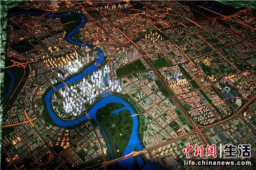 津滨发展是一家在天津滨海新区从事房地产开发与经营的公司，成立于1997年，具有多年的行业经验。该公司的主要业务包括土地整理与开发、基础设施建设、房地产开发以及物业管理等多个方面。其经营区域主要集中在天津滨海新区，是该地区的知名企业之一。