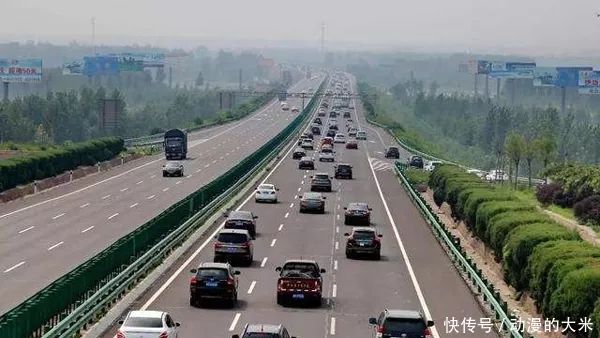 山西高速公路是中国山西省内的重要交通网络，为当地及周边的经济和社会发展提供了重要支持。以下是关于山西高速公路的一些基本信息